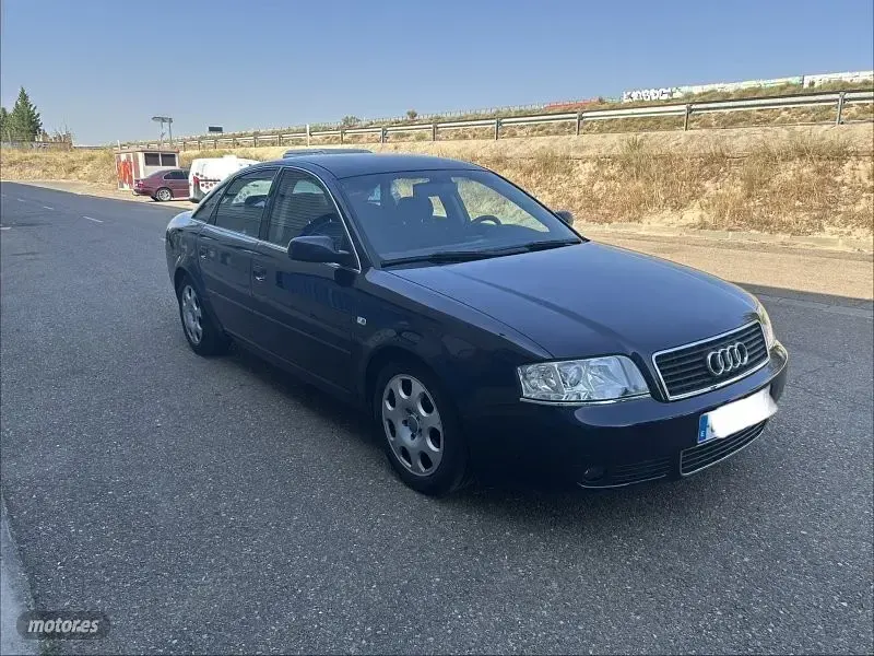 Usado Audi A6 150 CV (110 kW) 2003 Azul Berlina