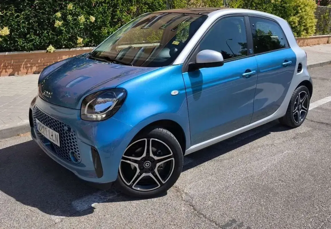 Usado Smart ForFour Electric Drive Prime 60 kW (82 CV) 2021 Azul Utilitario