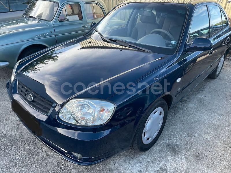 Usado Hyundai Accent GLS 81 CV (59 kW) 2004 Azul Berlina