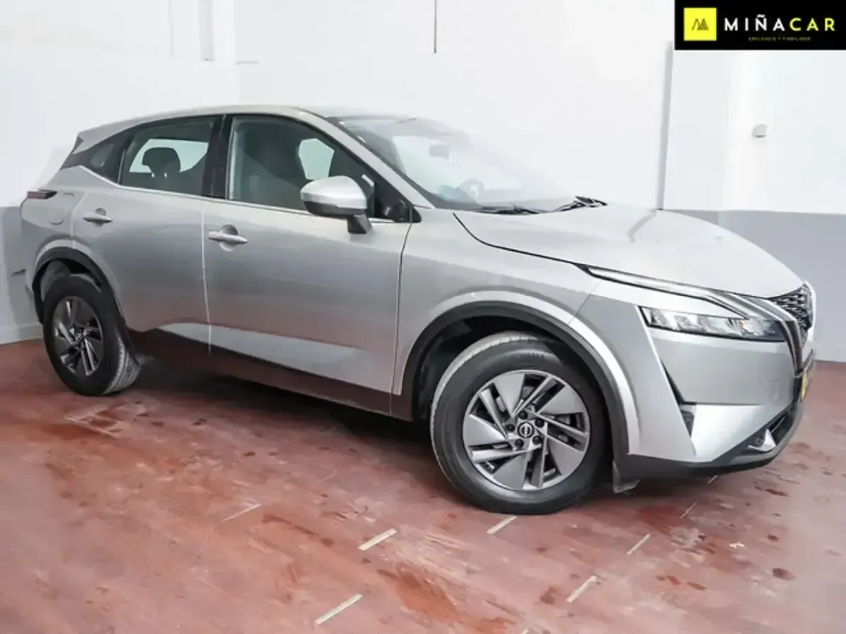Usado Nissan Qashqai Acenta 158 CV (116 kW) 2024 Gris / plata SUV