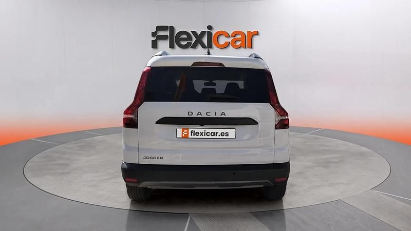 Usado Dacia Jogger Extreme 101 CV (74 kW) 2022 Blanco Monovolumen
