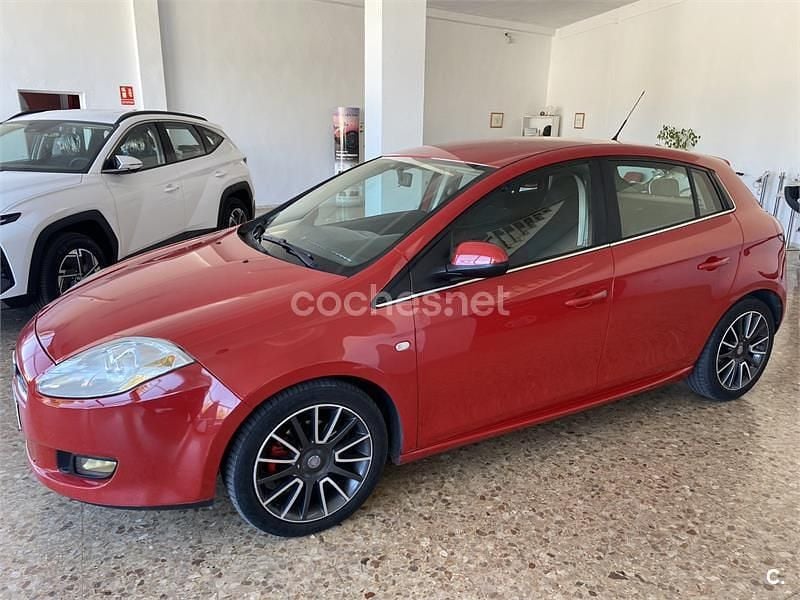 Usado Fiat Bravo Sport 150 CV (110 kW) 2008 Rojo Utilitario