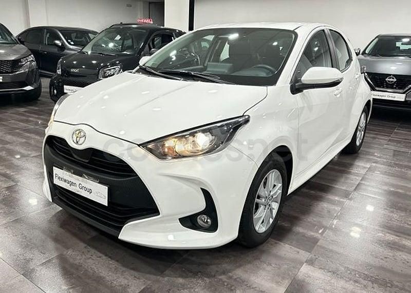 Nuevo Toyota Yaris Hybrid Business Edition 116 CV (85 kW) 2025 Blanco Berlina