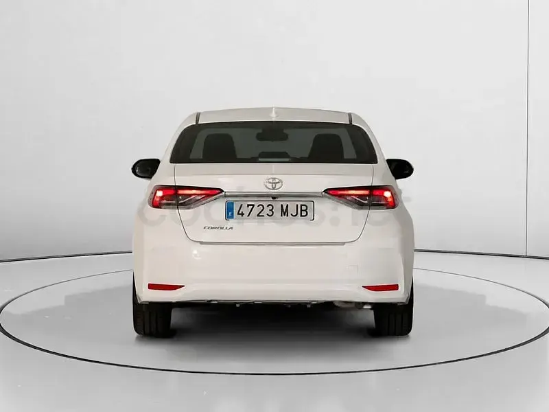 Usado Toyota Corolla Style 140 CV (102 kW) 2023 Blanco Berlina