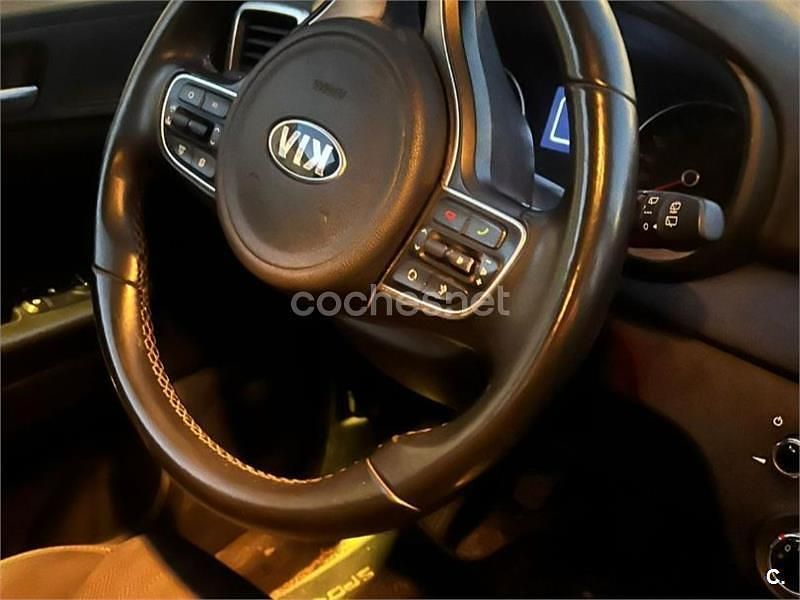 Usado Kia Sportage 132 CV (97 kW) 2018 Rojo SUV