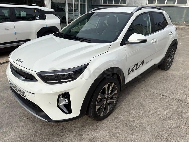 Usado Kia Stonic Style 100 CV (73 kW) 2025 Blanco SUV