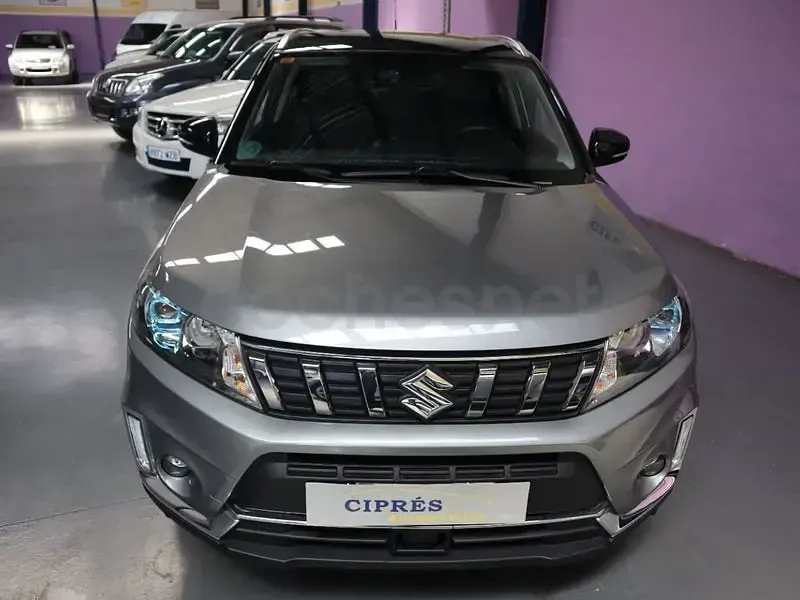 Usado Suzuki Vitara GLX 140 CV (102 kW) 2019 Gris / plata SUV