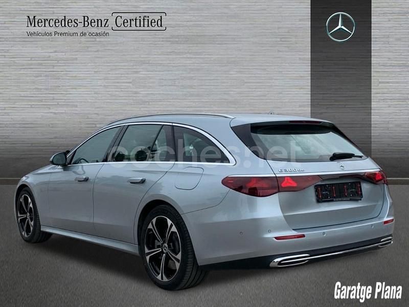 Usado Mercedes E300 313 CV (230 kW) 2024 Gris / plata Familiar