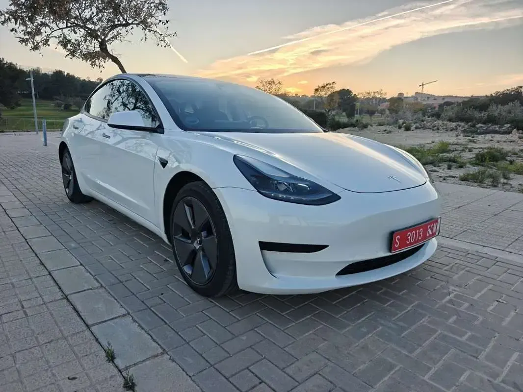 Usado Tesla Model 3 Standard Range 239 kW (325 CV) 2021 Blanco Berlina