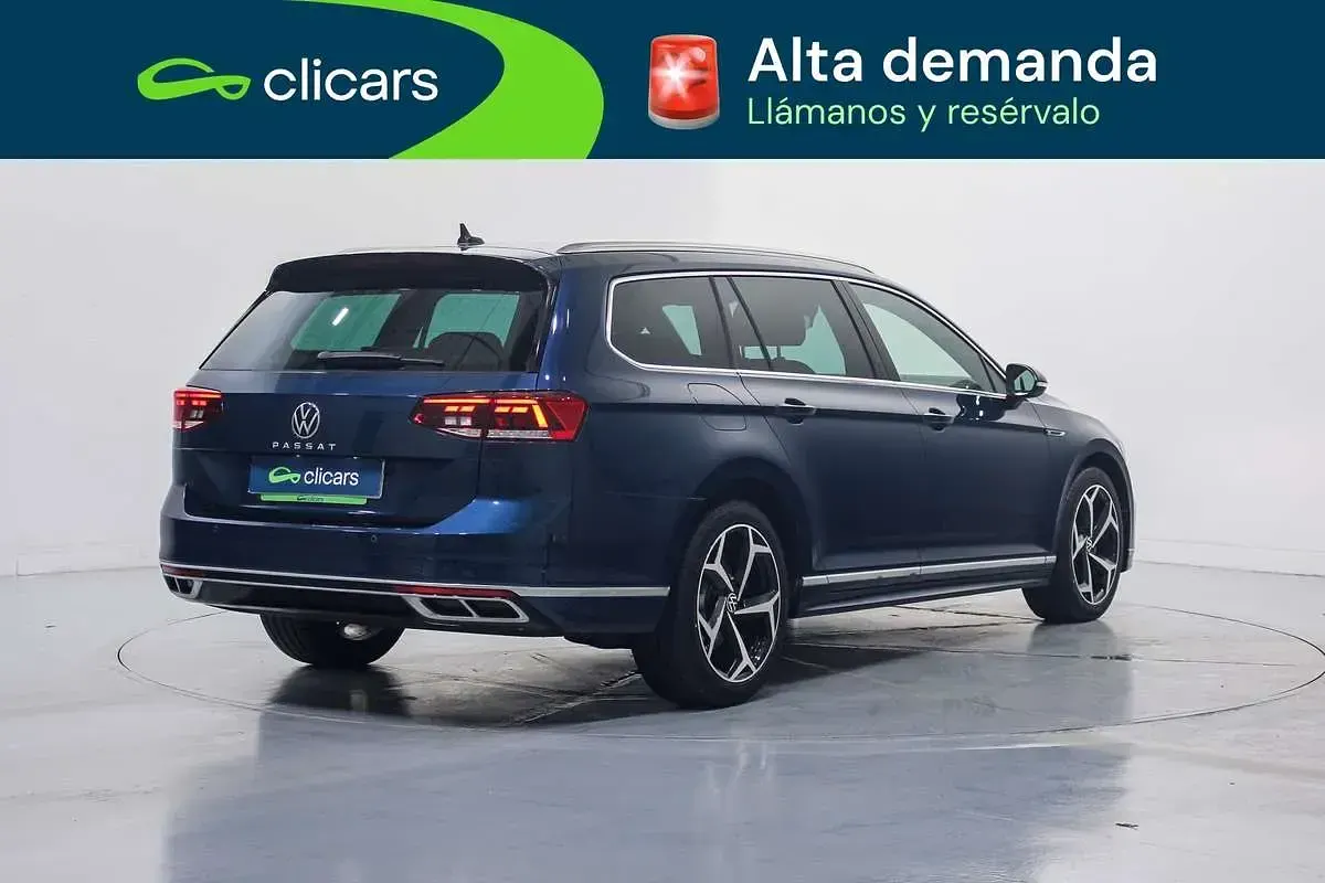 Usado VW Passat R-line 150 CV (110 kW) 2022 Azul Familiar