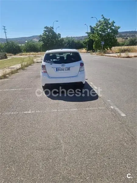 Usado Toyota Verso Business Edition 112 CV (82 kW) 2017 Blanco Monovolumen