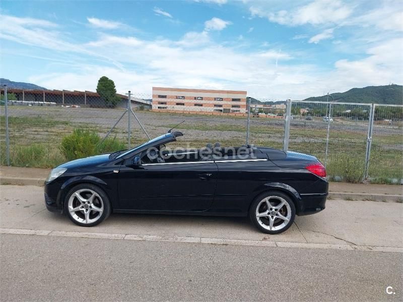 Negro Usado 2007 Opel Astra Cabriolet Cosmo Descapotable | 3000 € - Imagen 1/4