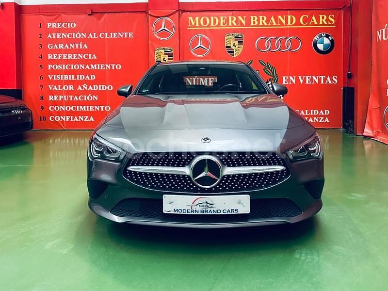 Usado Mercedes CLA200 Shooting Brake 150 CV (110 kW) 2019 Gris / plata Familiar