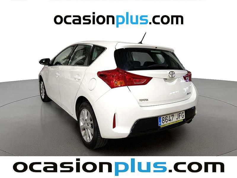 Usado Toyota Auris Active 132 CV (97 kW) 2015 Blanco Utilitario
