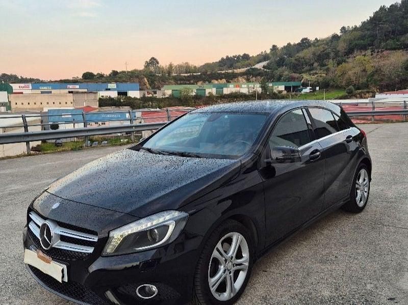 Usado Mercedes A200 Urban 136 CV (100 kW) 2015 Negro Berlina