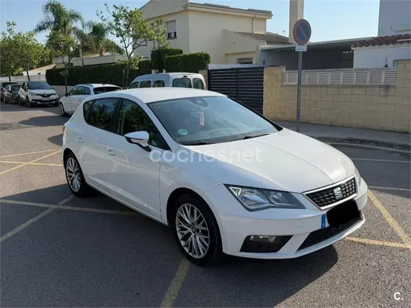 Usado Seat Leon Style 115 CV (84 kW) 2017 Blanco Berlina