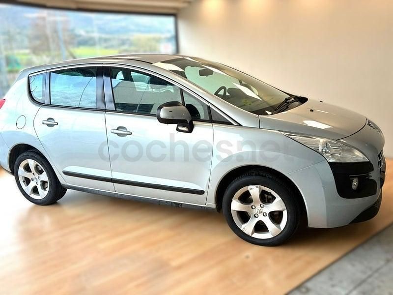 Usado Peugeot 3008 Sport 110 CV (80 kW) 2010 Gris / plata Familiar