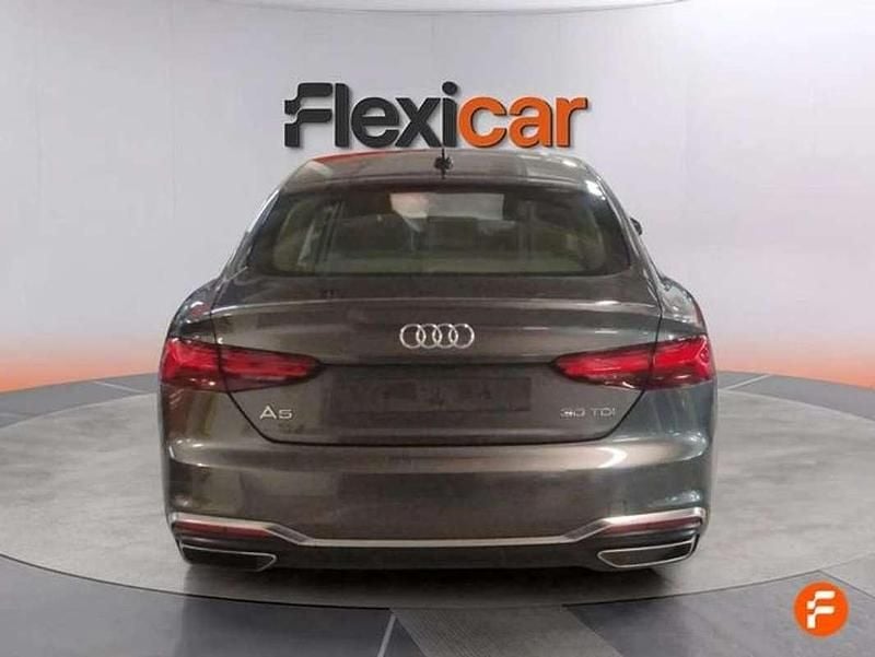 Usado Audi A5 Sportback 163 CV (119 kW) 2022 Gris Utilitario