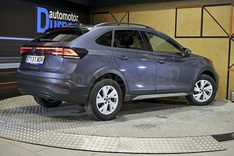 Usado VW Taigo Life 110 CV (80 kW) 2023 Gris / plata SUV