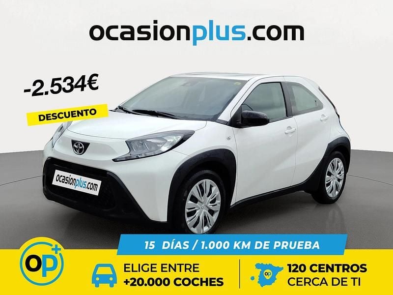 Blanco Usado 2023 Toyota Aygo X Play SUV | 13.450 € (Precio justo) - Imagen 1/4