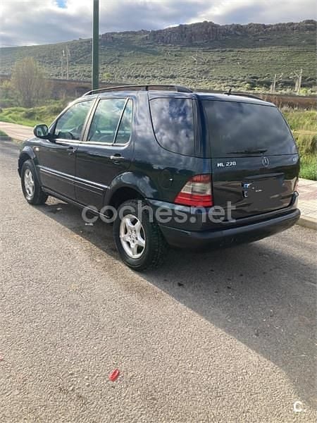 Usado Mercedes ML270 163 CV (119 kW) 2000 Verde SUV
