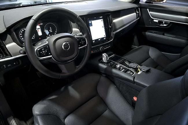 Usado Volvo S90 Momentum 407 CV (299 kW) 2019 Gris Berlina