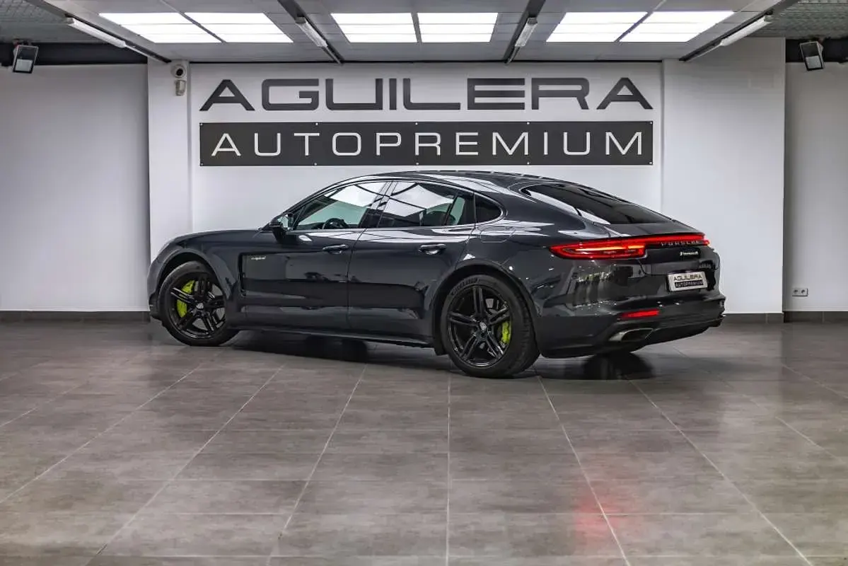 Usado Porsche Panamera 4 E-Hybrid 462 CV (339 kW) 2017 Gris Utilitario