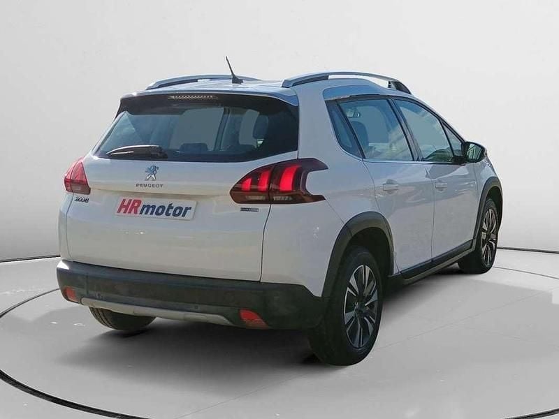 Usado Peugeot 2008 Allure 111 CV (81 kW) 2017 Blanco SUV