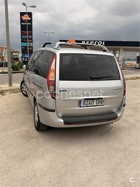 Usado Fiat Ulysse Emotion 128 CV (94 kW) 2005 Gris / plata Monovolumen