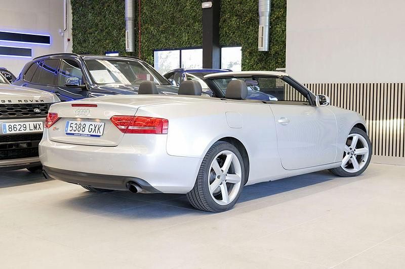Usado Audi A5 Premium 211 CV (155 kW) 2010 Gris claro Coupe