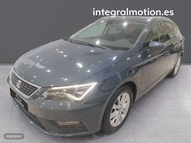 Usado Seat Leon ST 130 CV (95 kW) 2020 Gris Familiar
