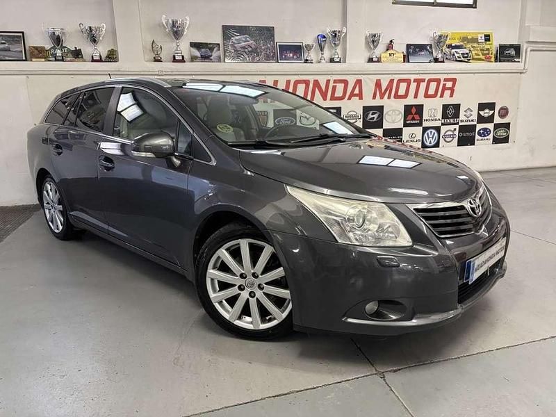 Usado Toyota Avensis Premium 150 CV (110 kW) 2011 Gris Familiar