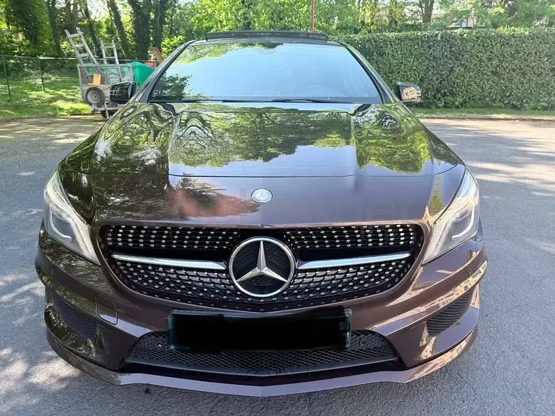 Usado Mercedes CLA200 AMG line 136 CV (100 kW) 2016 Marrón Coupe