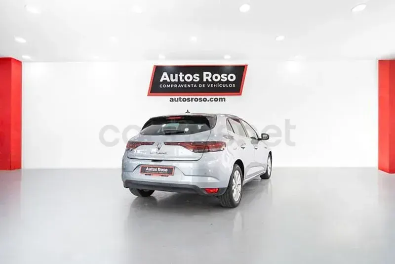 Usado Renault Mégane II Intens 140 CV (102 kW) 2021 Gris / plata Berlina