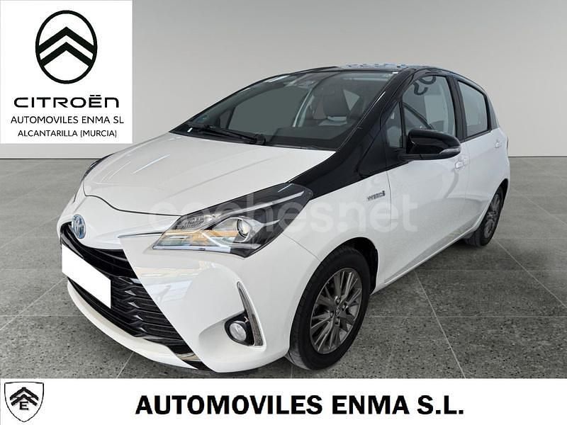 Usado Toyota Yaris Hybrid Active 100 CV (73 kW) 2020 Blanco Berlina