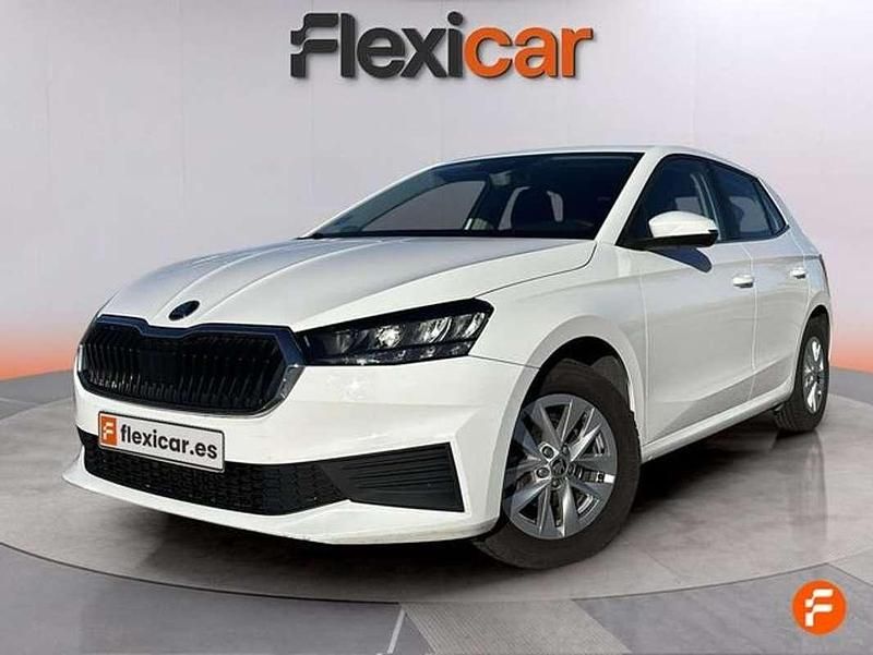 Usado Skoda Fabia Ambition 95 CV (69 kW) 2022 Blanco Utilitario