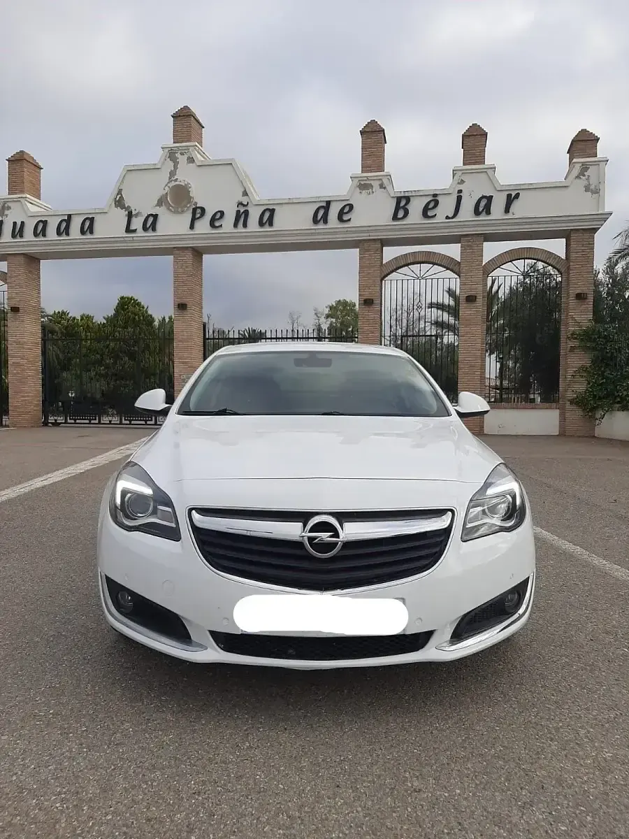 Usado Opel Insignia Business 136 CV (100 kW) 2017 Blanco Berlina