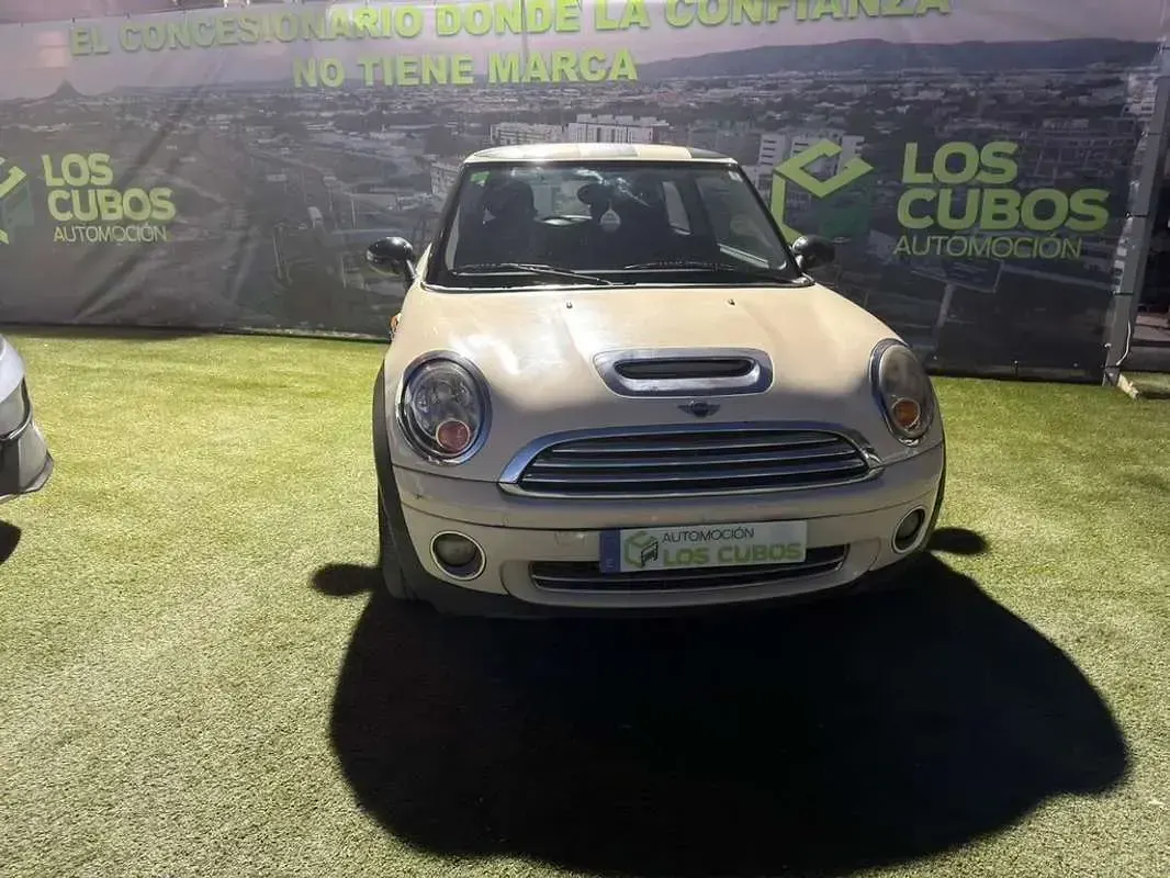 Usado Mini ONE 75 CV (55 kW) 2009 Blanco Utilitario
