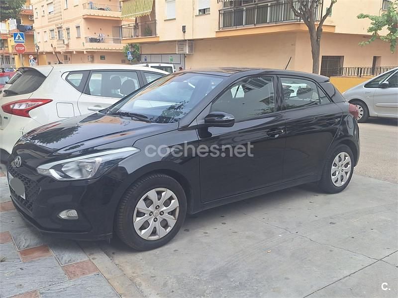 Negro Usado 2019 Hyundai i20 Berlina | 10.500 € (Precio justo) - Imagen 1/4