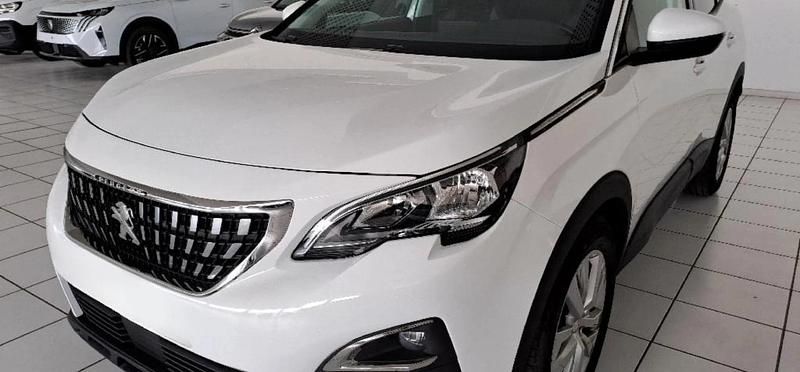 Usado Peugeot 3008 Active 131 CV (96 kW) 2017 Blanco
