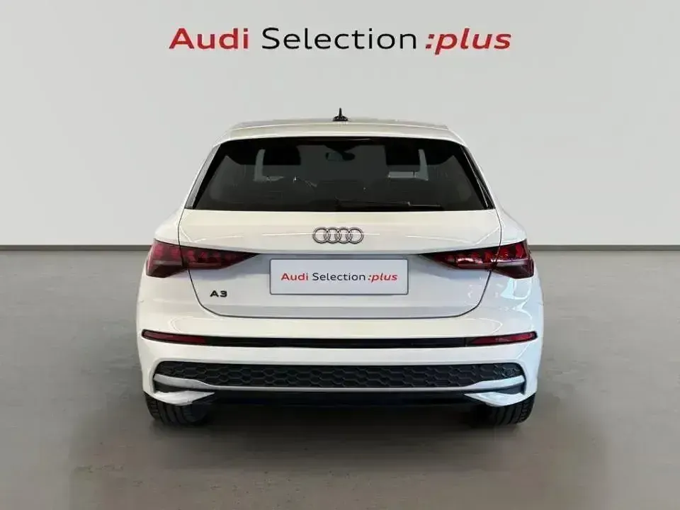 Usado Audi A3 Advanced Plus 116 CV (85 kW) 2024 Blanco Berlina