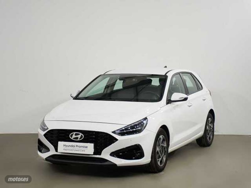 Atlas white Usado 2024 Hyundai i30 Berlina | 21.990 € (Un poco caro) - Imagen 1/4