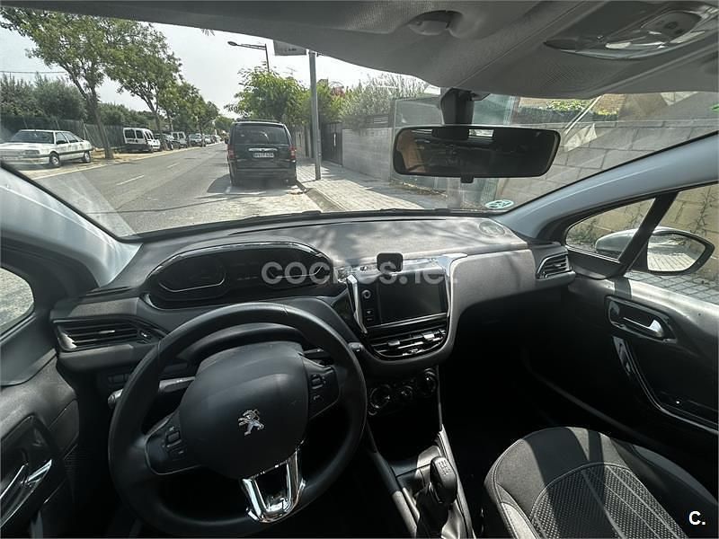 Usado Peugeot 208 Active 82 CV (60 kW) 2014 Gris / plata Utilitario