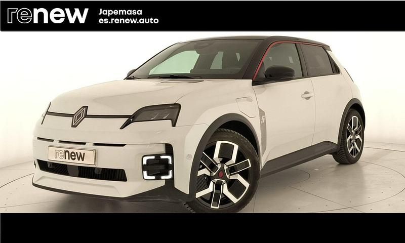 Usado Renault 5 E-Tech Techno 110 kW (150 CV) 2024 Blanco con techo negro Berlina
