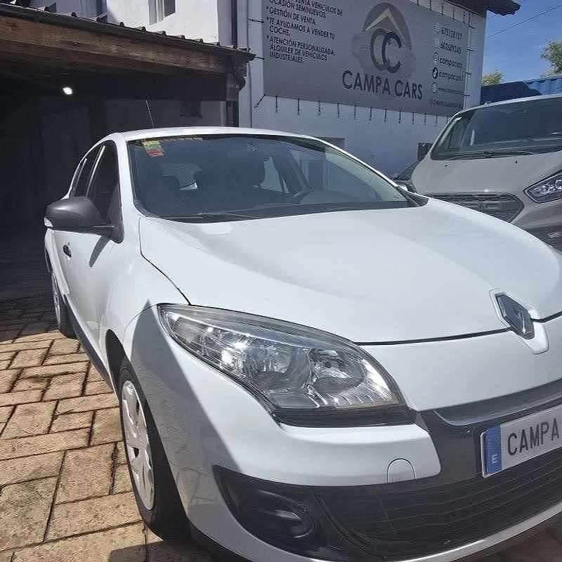 Usado Renault Mégane III Authentique 101 CV (74 kW) 2013 Blanco Utilitario