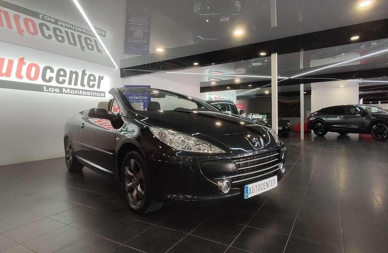 Usado Peugeot 307 CC Sport 136 CV (100 kW) 2007 Negro Descapotable