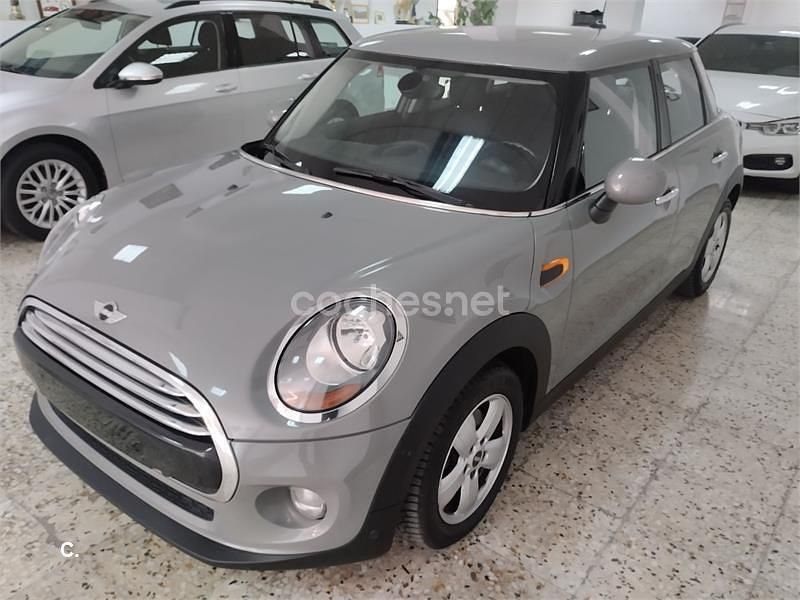 Usado Mini Cooper D 116 CV (85 kW) 2018 Beige Utilitario
