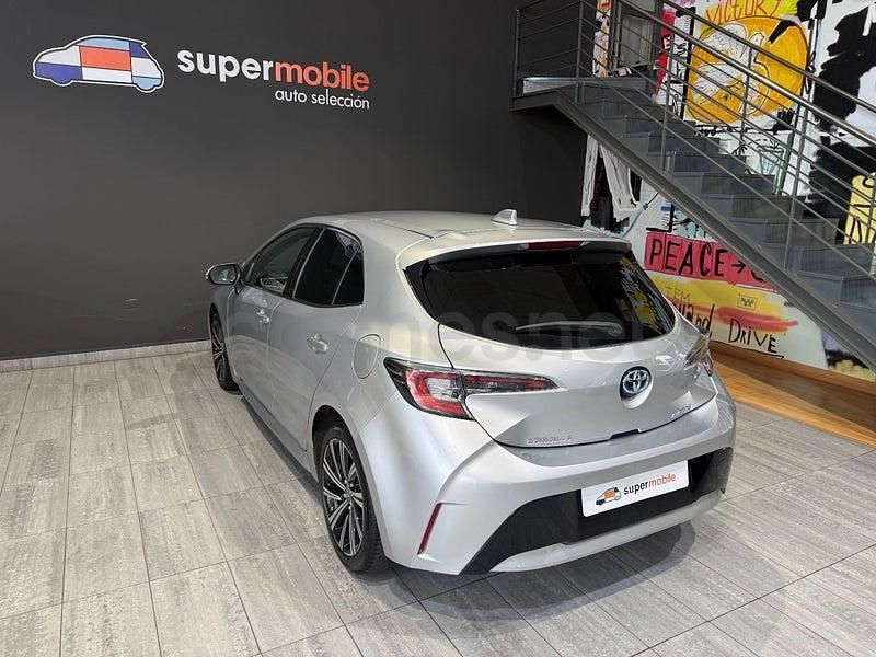 Usado Toyota Corolla Active 140 CV (102 kW) 2022 Gris / plata Berlina