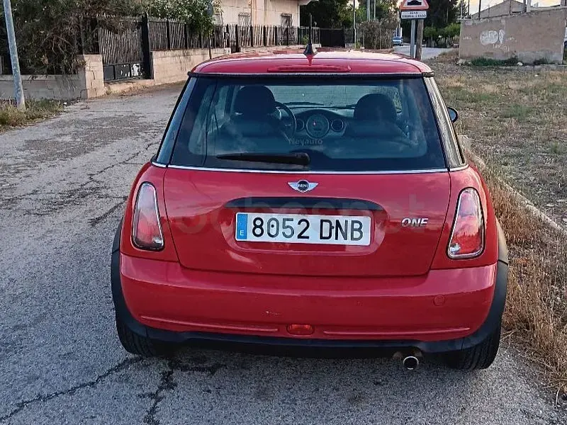 Usado Mini ONE 90 CV (66 kW) 2005 Rojo Utilitario