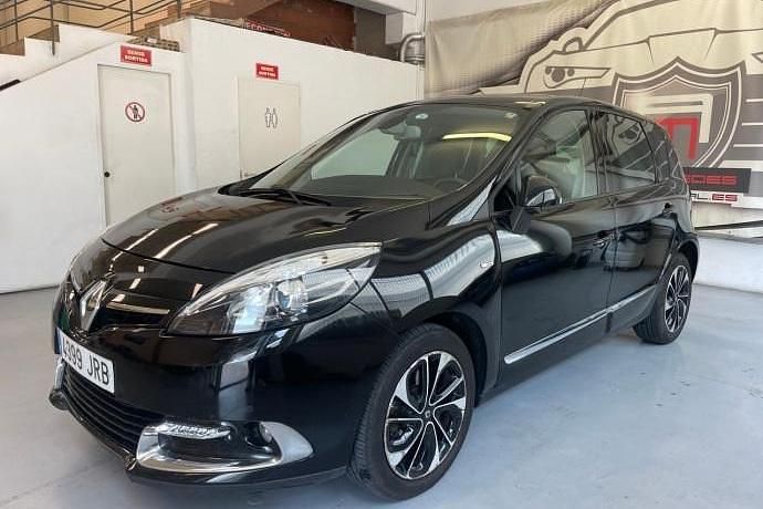 Usado 2015 Renault Scénic III Bose Edition Monovolumen | 9990 € - Imagen 1/4
